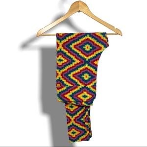 LULAROE funky Tall & Curvy super soft leggings